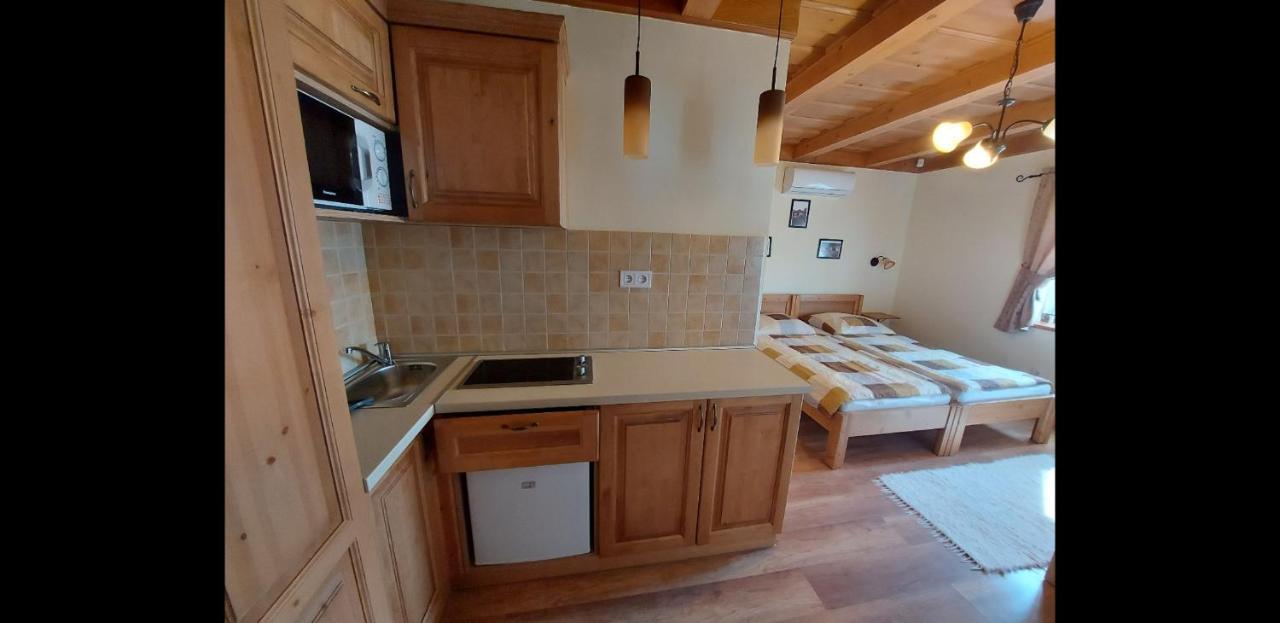Tóth Vendégház és Apartmanház Újfehértó Extérieur photo