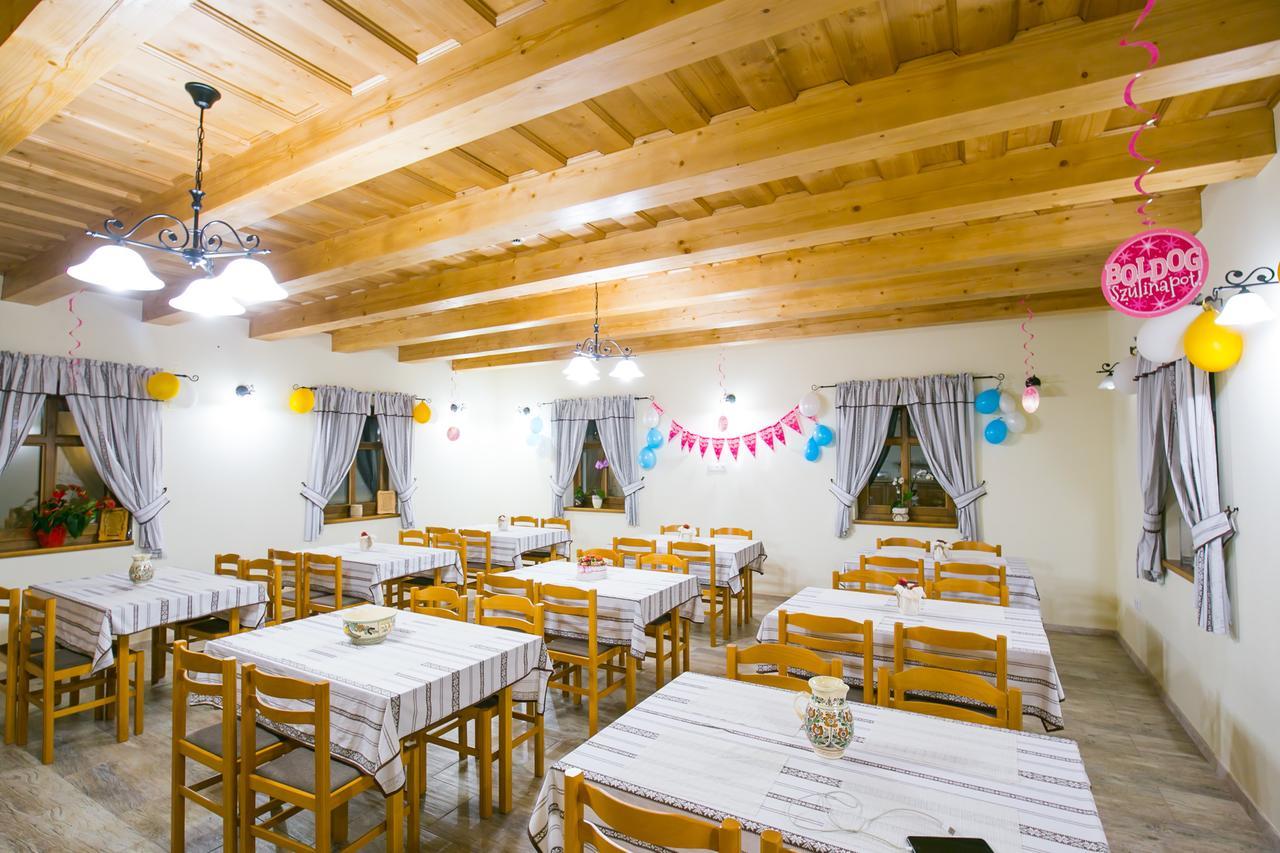 Tóth Vendégház és Apartmanház Újfehértó Extérieur photo
